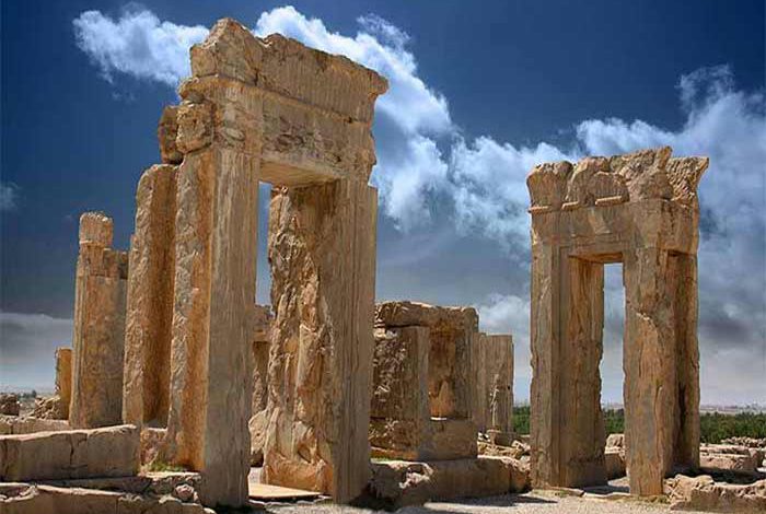 آثار باستانی 16 عجیب ترین آثار باستانی ایران (و حقایق جالب)
