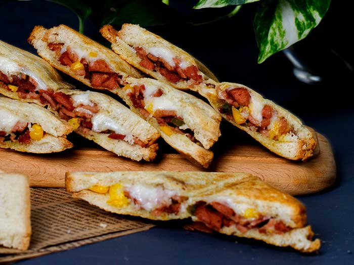 اسنک سوسیس پیتزایی