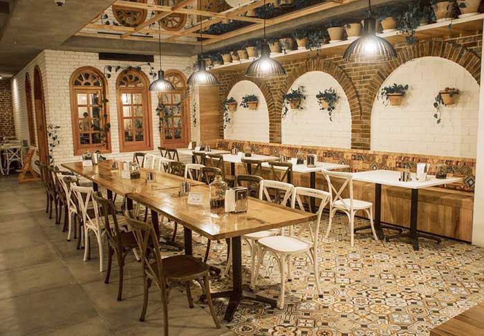 رستوران سنتی عمارت وکیل