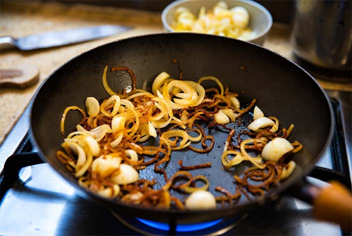  تهیه پیاز داغ-دستور دوم 