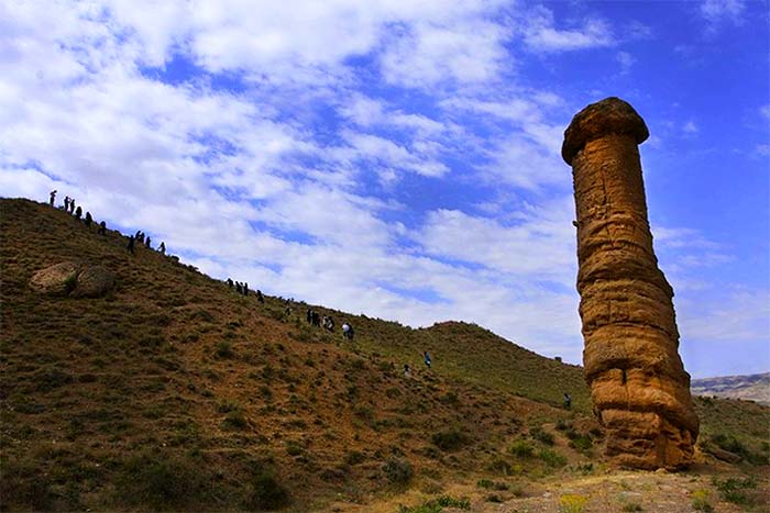 دودکش جن (چمنی گنبد)