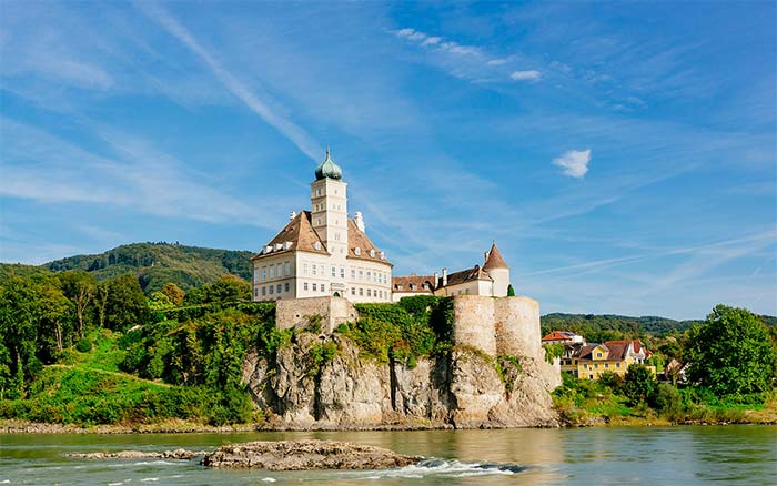دره واخائو (Wachau) و رود دانوب