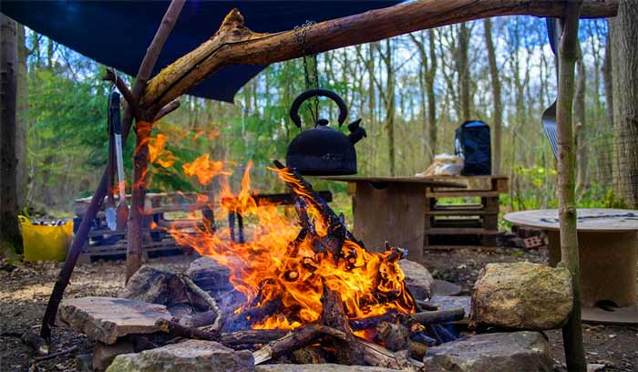 کمپ در طبیعت