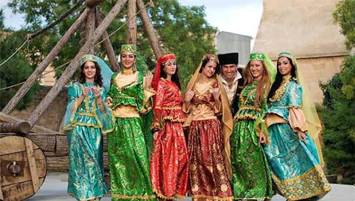 راهنمای خرید رنگ لباس محلی را بر چه اساسی انتخاب کنیم؟