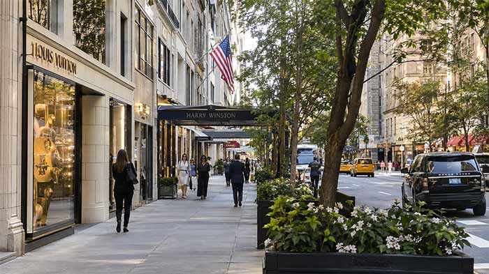 Madison Avenue (مدیسن اَوِنیو)؛ بیشتر برای خرید لوکس