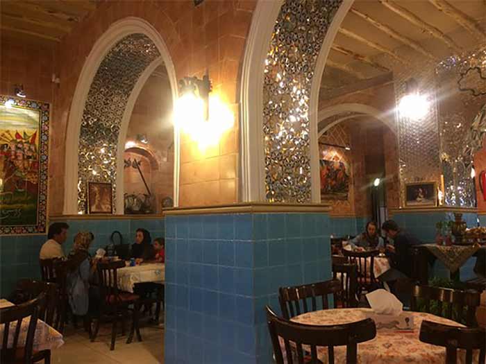 ستوران سنتی وکیل ؛ مناسب ناهار وسط برنامه گردش