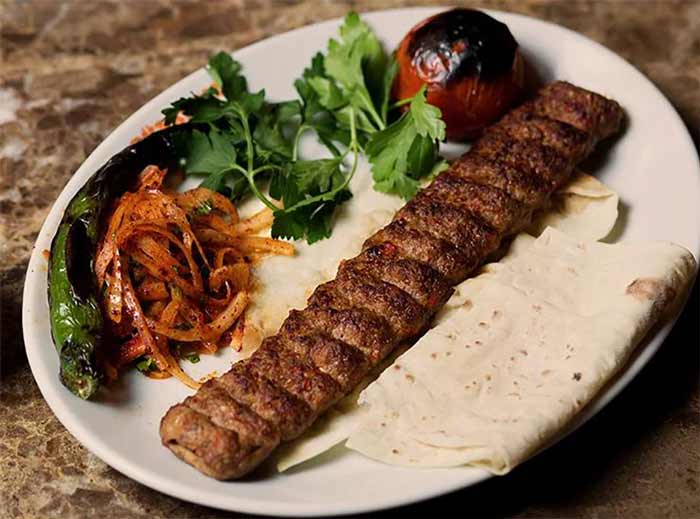 کباب باستان؛ انتخاب اقتصادی برای علاقه‌مندان کوبیده